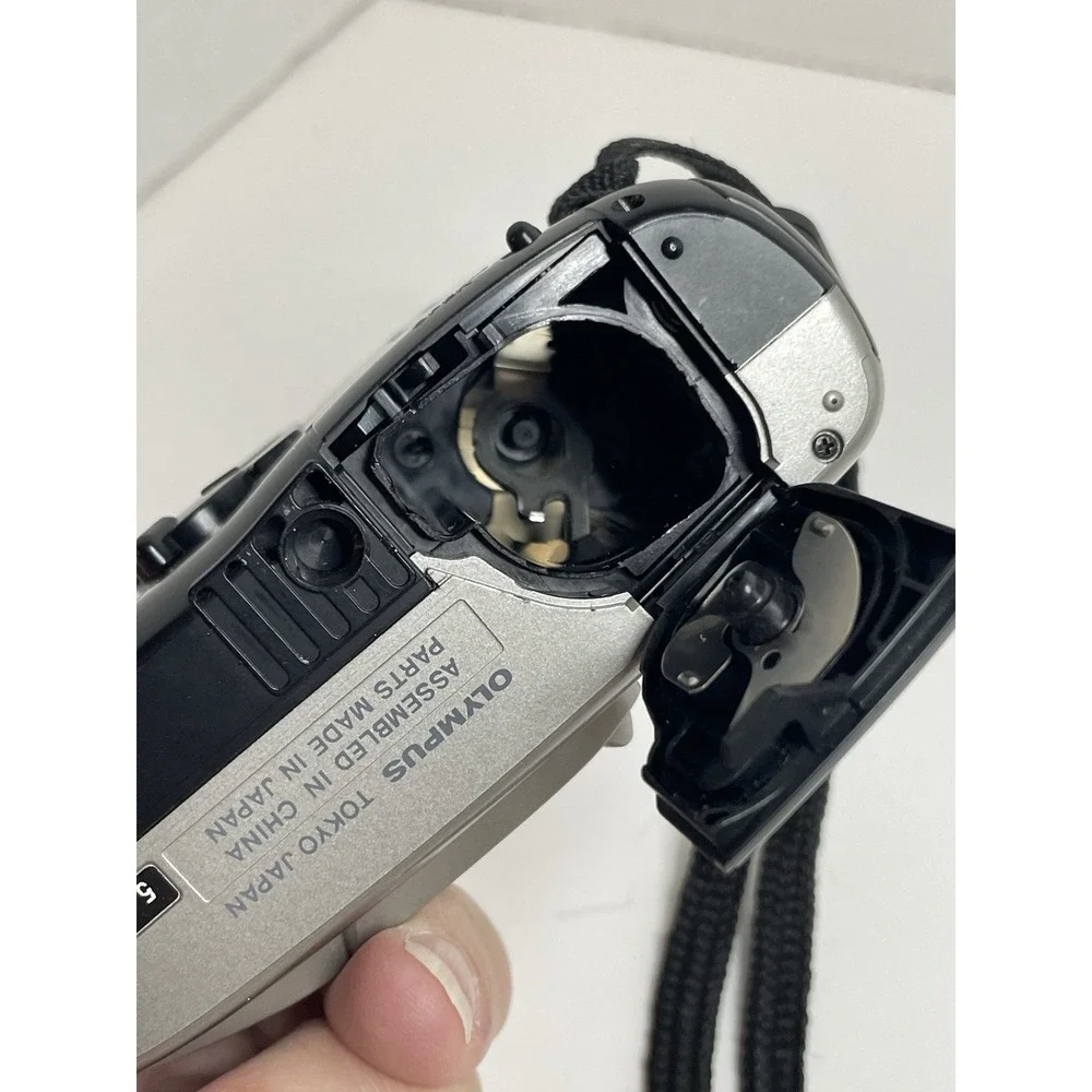Olympus Newpic AF200 Silver Point & Shoot APS Film Camera 35mm Not Tested PARTS